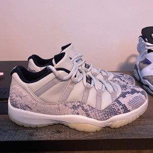 Jordan 11 low Snakeskins